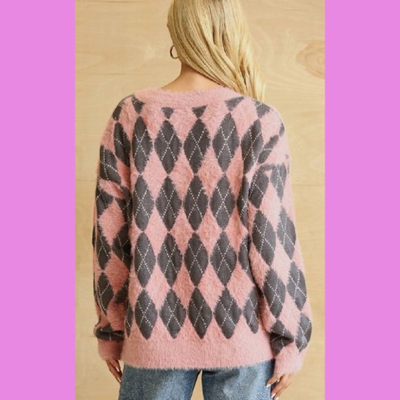 New GIGIO Size S Pink Gray Argyle Soft Fluffy V Neck Pullover Sweater Top - Picture 3 of 6